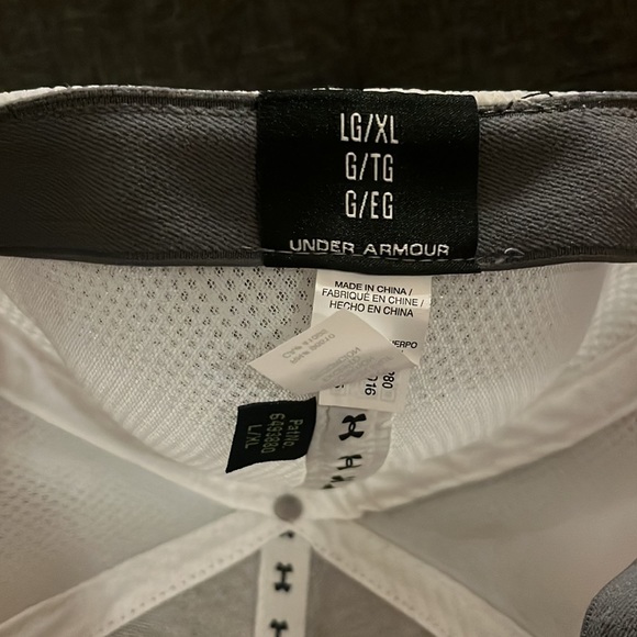 Black & White Under Armor Golf Hat - Picture 4 of 4